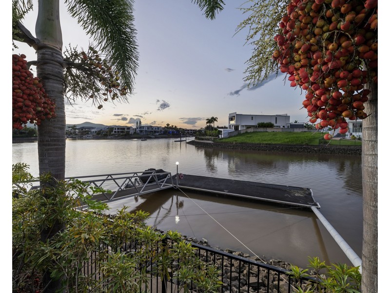37 Quayside Drive, Helensvale QLD 4212