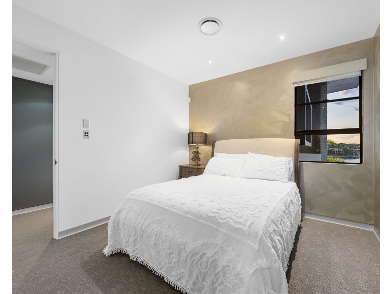 37 Quayside Drive, Helensvale QLD 4212