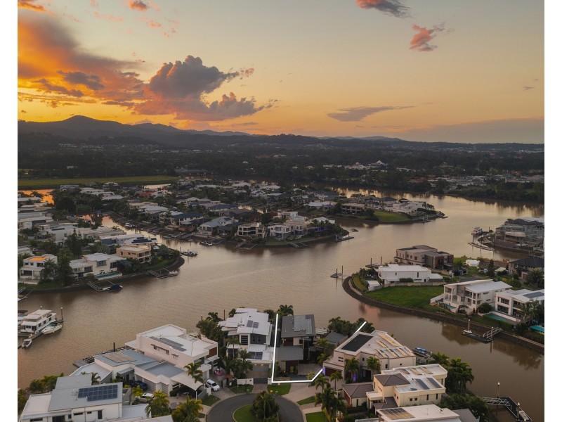 37 Quayside Drive, Helensvale QLD 4212