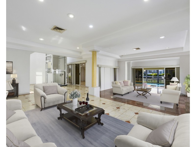 15 The Sovereign Mile, Sovereign Islands QLD 4216