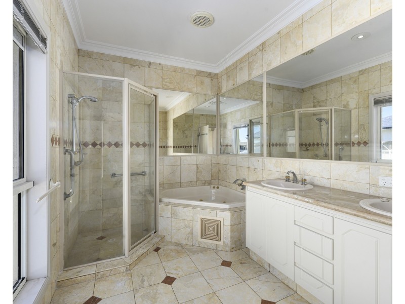 15 The Sovereign Mile, Sovereign Islands QLD 4216