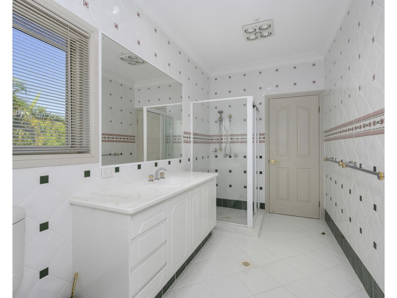 15 The Sovereign Mile, Sovereign Islands QLD 4216