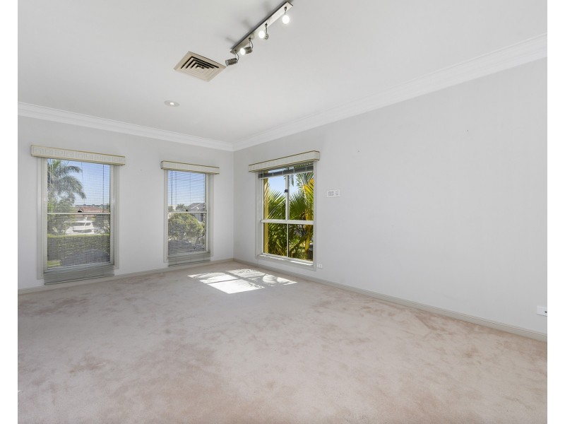 15 The Sovereign Mile, Sovereign Islands QLD 4216