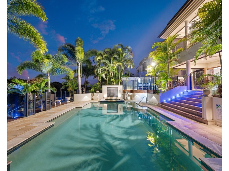 2338 Cressbrook Drive, Hope Island QLD 4212