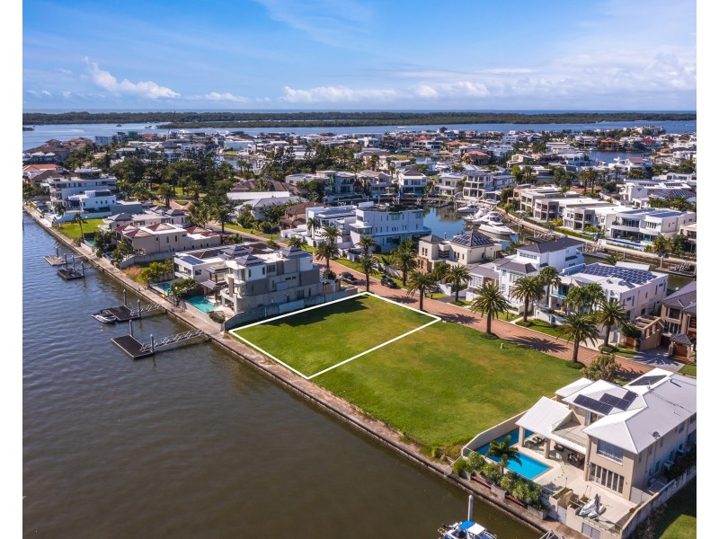 17 Knightsbridge Parade West, Sovereign Islands QLD 4216