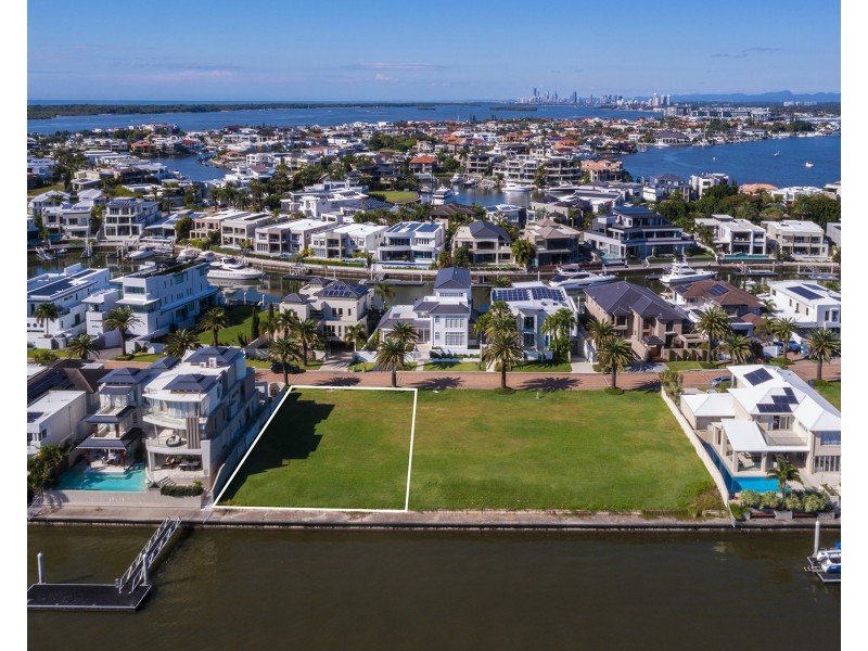 17 Knightsbridge Parade West, Sovereign Islands QLD 4216