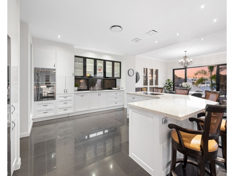 47 Royal Albert Crescent, Sovereign Islands QLD 4216