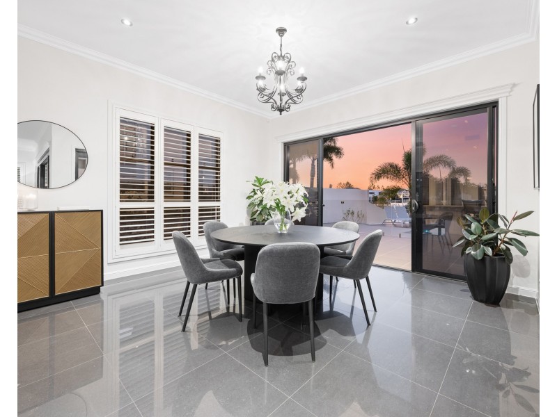 47 Royal Albert Crescent, Sovereign Islands QLD 4216