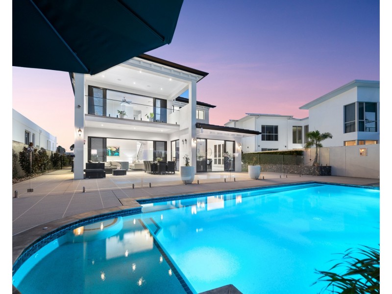 47 Royal Albert Crescent, Sovereign Islands QLD 4216