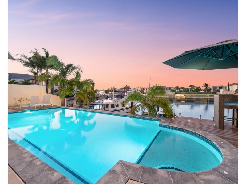 47 Royal Albert Crescent, Sovereign Islands QLD 4216