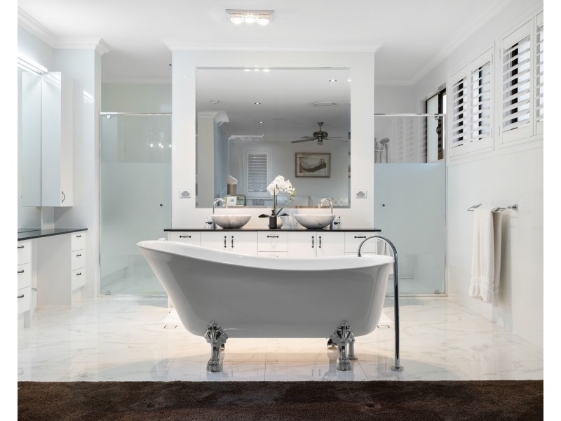 47 Royal Albert Crescent, Sovereign Islands QLD 4216