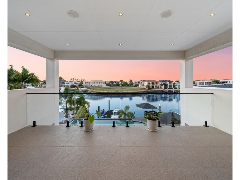 47 Royal Albert Crescent, Sovereign Islands QLD 4216