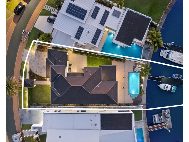 47 Royal Albert Crescent, Sovereign Islands QLD 4216