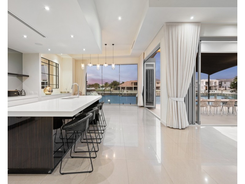 74 Royal Albert Crescent, Sovereign Islands QLD 4216