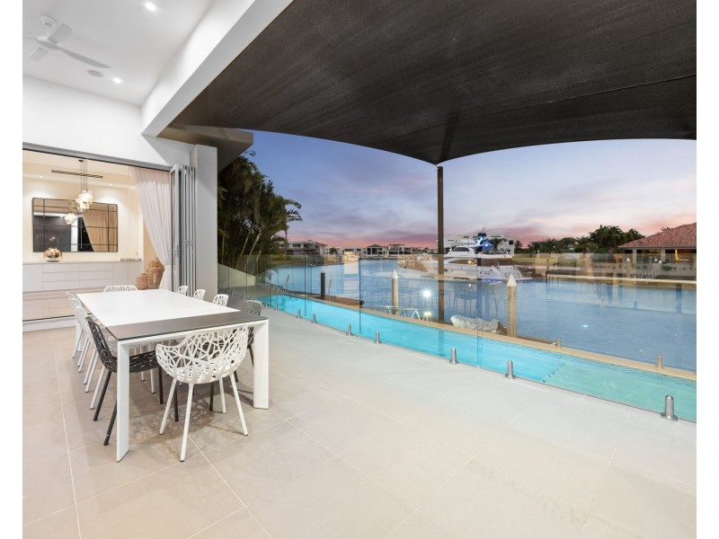 74 Royal Albert Crescent, Sovereign Islands QLD 4216