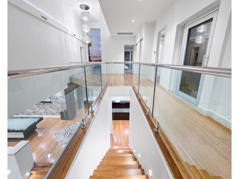 74 Royal Albert Crescent, Sovereign Islands QLD 4216