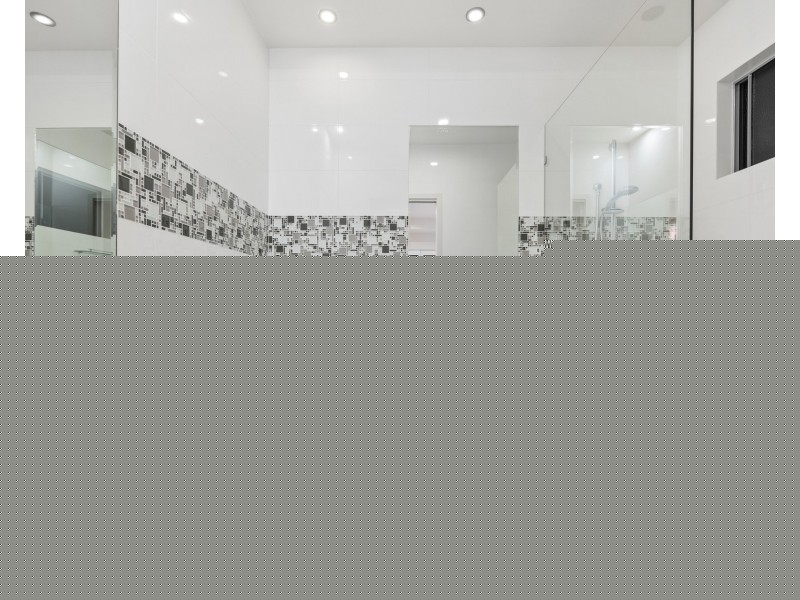 74 Royal Albert Crescent, Sovereign Islands QLD 4216