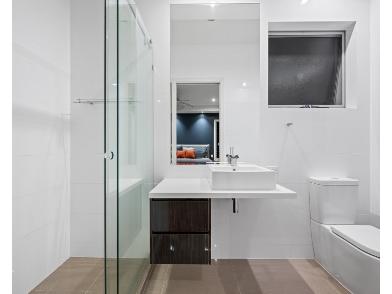 74 Royal Albert Crescent, Sovereign Islands QLD 4216