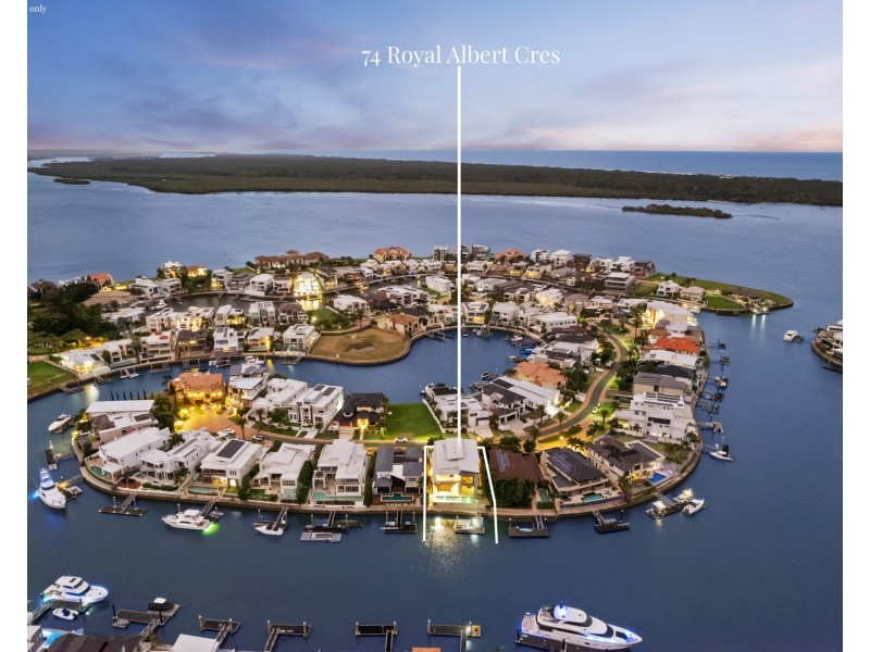 74 Royal Albert Crescent, Sovereign Islands QLD 4216