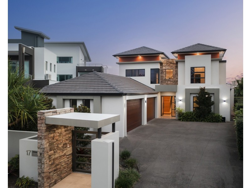 17 Knightsbridge Parade East, Sovereign Islands QLD 4216