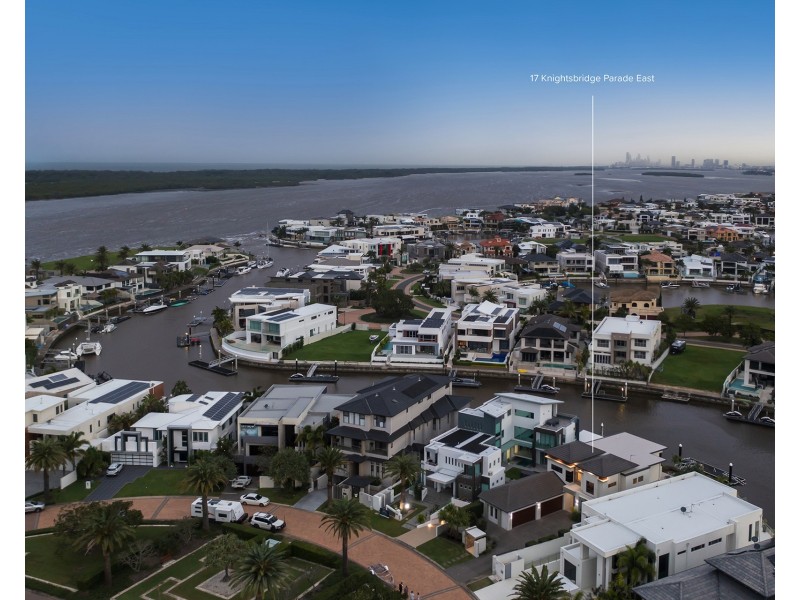 17 Knightsbridge Parade East, Sovereign Islands QLD 4216