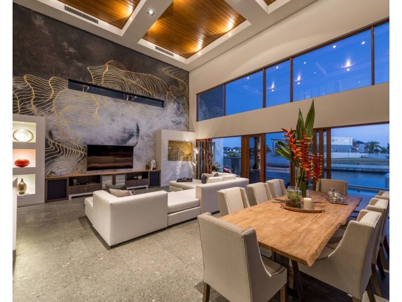 23 Knightsbridge Parade East, Sovereign Islands QLD 4216