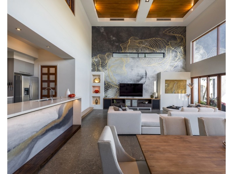 23 Knightsbridge Parade East, Sovereign Islands QLD 4216