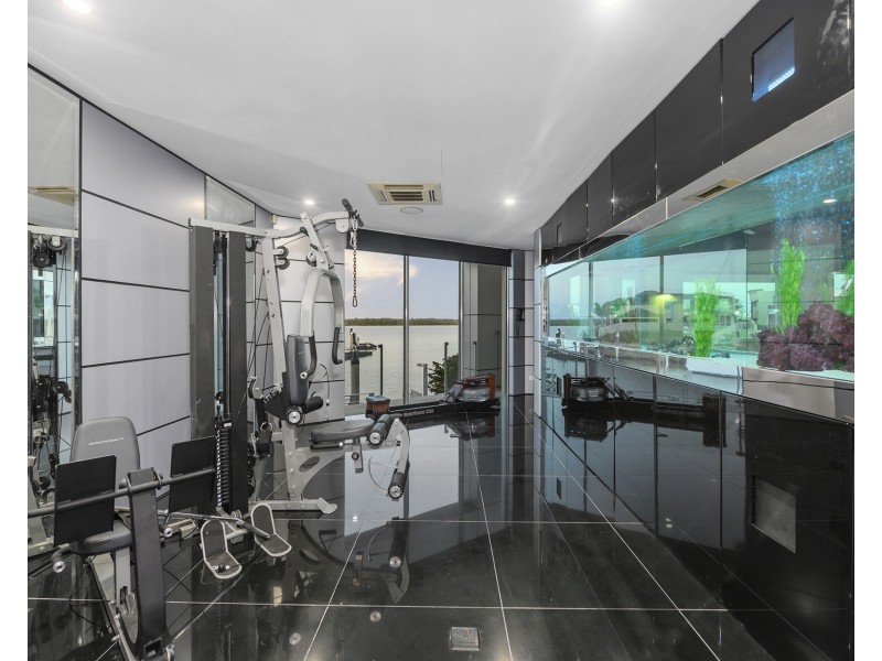 46-48 Royal Albert Crescent, Sovereign Islands QLD 4216
