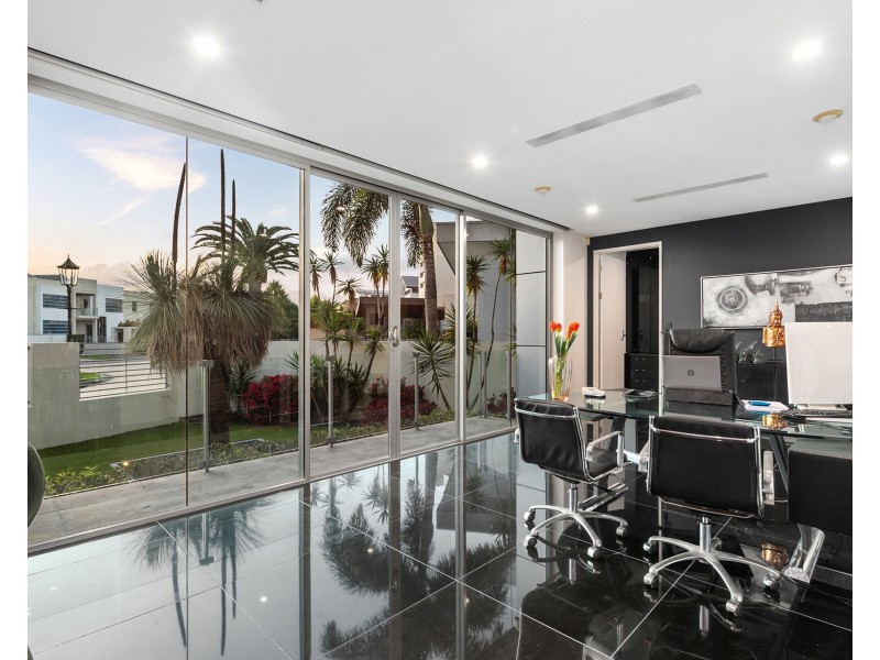 46-48 Royal Albert Crescent, Sovereign Islands QLD 4216