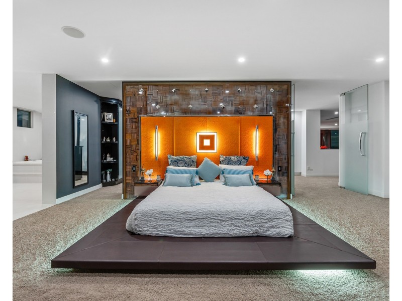 46-48 Royal Albert Crescent, Sovereign Islands QLD 4216