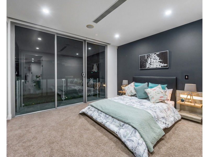 46-48 Royal Albert Crescent, Sovereign Islands QLD 4216