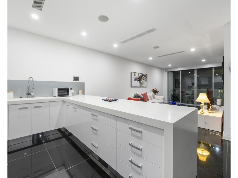 46-48 Royal Albert Crescent, Sovereign Islands QLD 4216