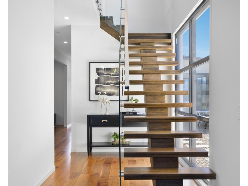 4 Northwater Drive, Hope Island QLD 4212