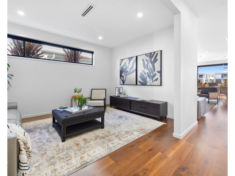 4 Northwater Drive, Hope Island QLD 4212