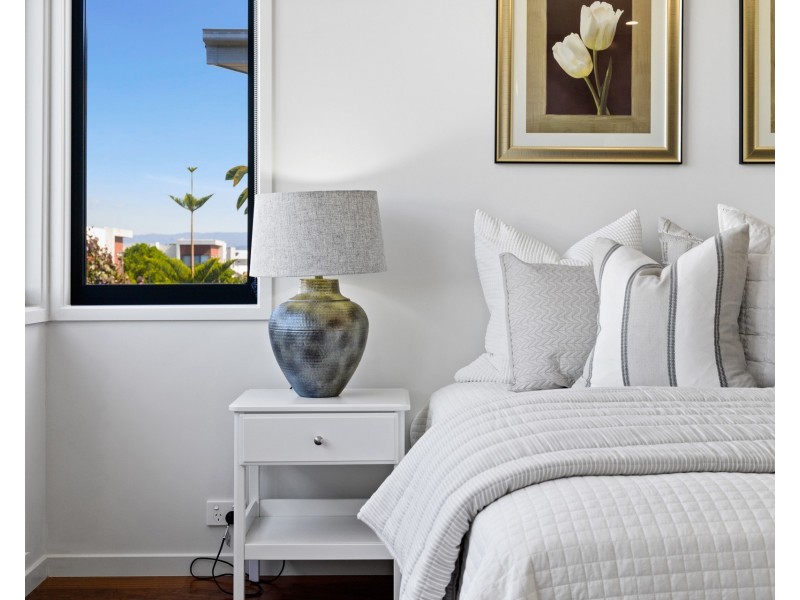 4 Northwater Drive, Hope Island QLD 4212