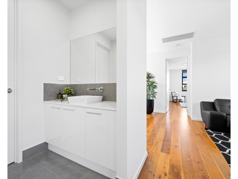 4 Northwater Drive, Hope Island QLD 4212