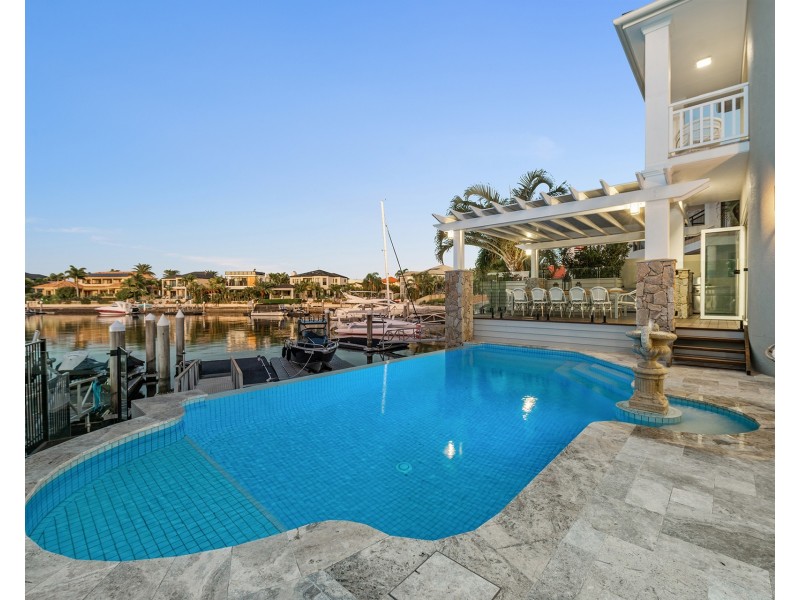 16 The Peninsula, Sovereign Islands QLD 4216