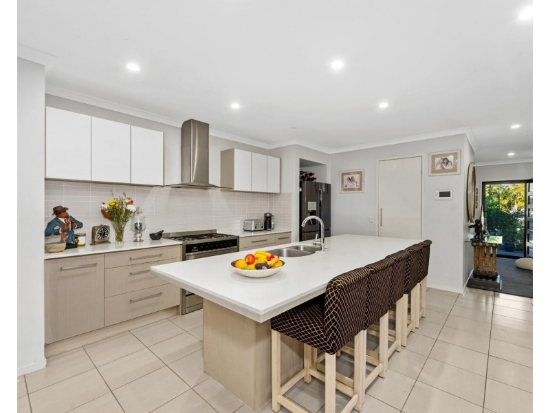 28 Galley Road, Hope Island QLD 4212