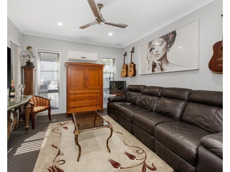 28 Galley Road, Hope Island QLD 4212