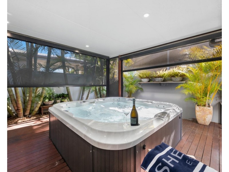 28 Galley Road, Hope Island QLD 4212