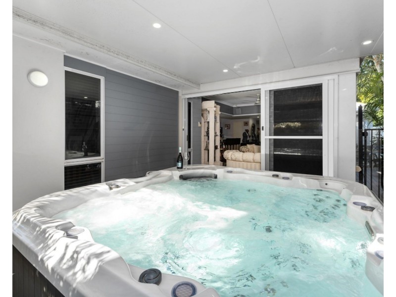 28 Galley Road, Hope Island QLD 4212