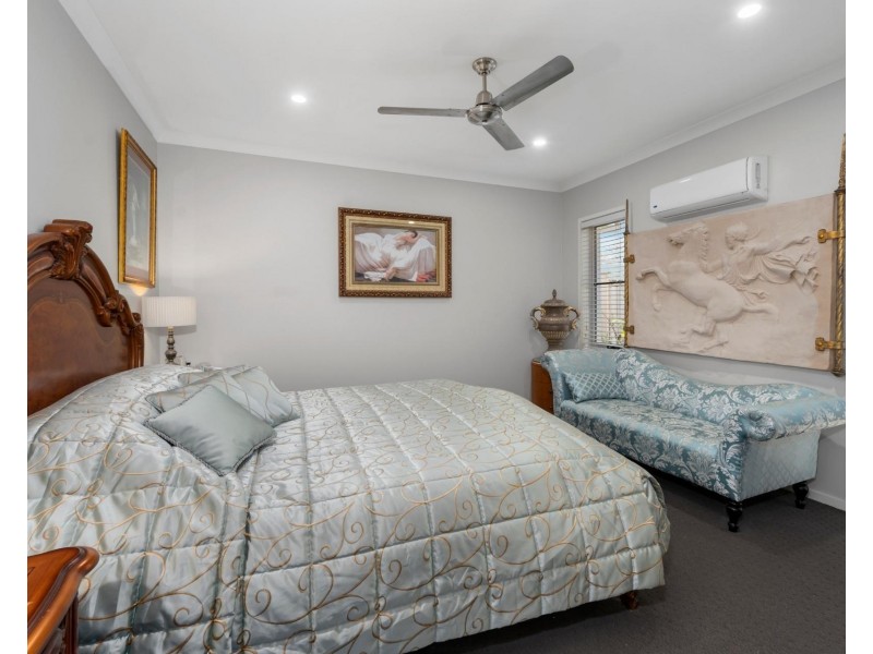 28 Galley Road, Hope Island QLD 4212