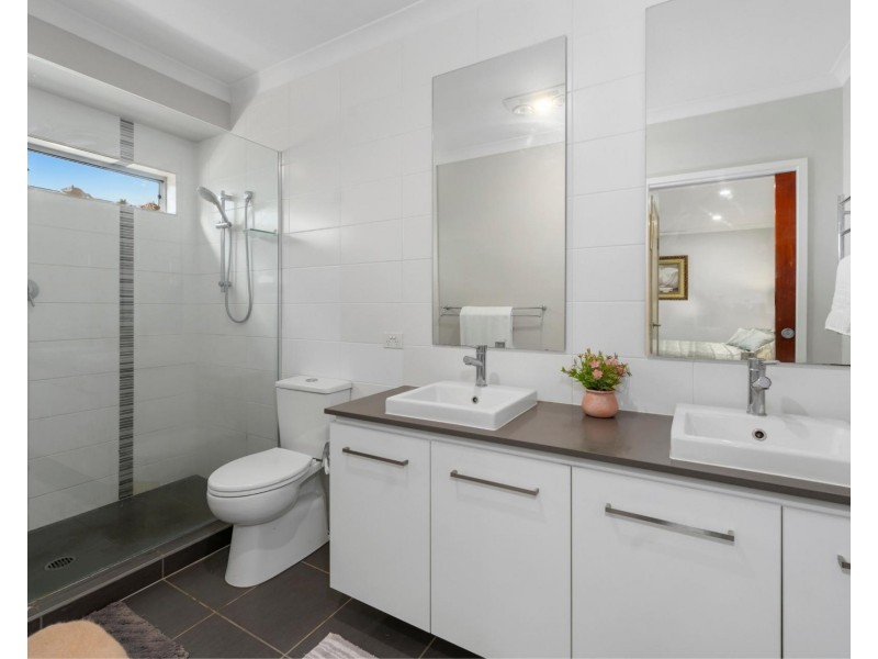 28 Galley Road, Hope Island QLD 4212