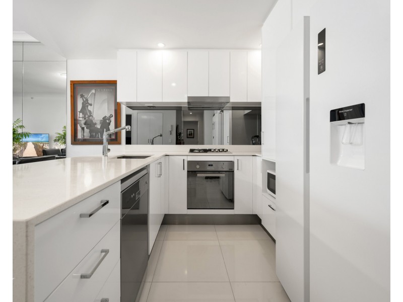 2609/5 Harbour Side Court, Biggera Waters QLD 4216