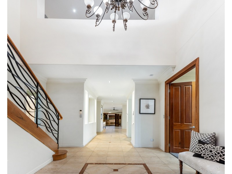 75 The Sovereign Mile, Sovereign Islands QLD 4216