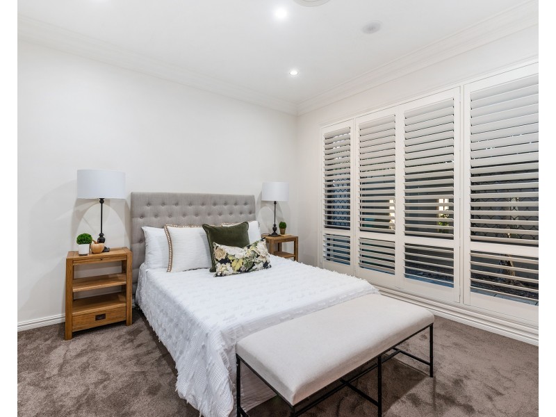 75 The Sovereign Mile, Sovereign Islands QLD 4216