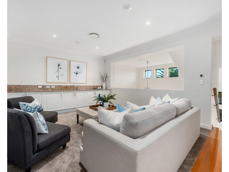 75 The Sovereign Mile, Sovereign Islands QLD 4216