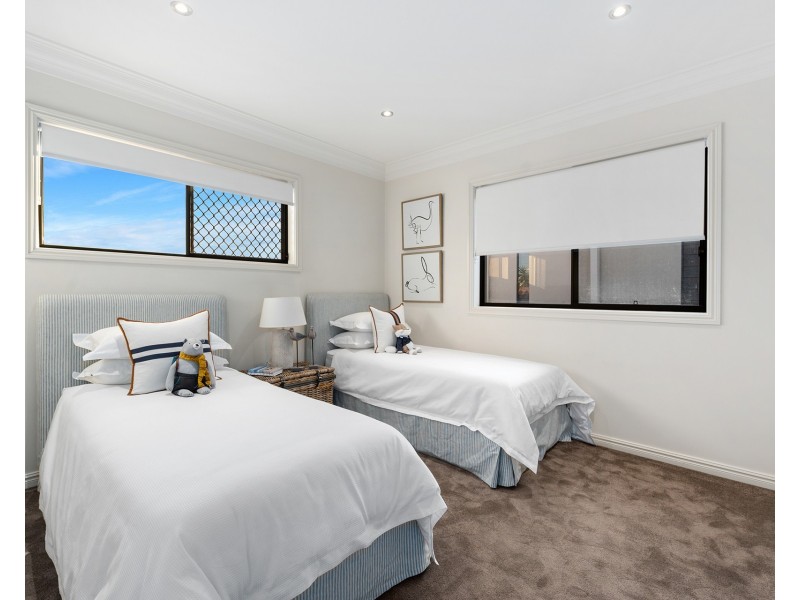 75 The Sovereign Mile, Sovereign Islands QLD 4216