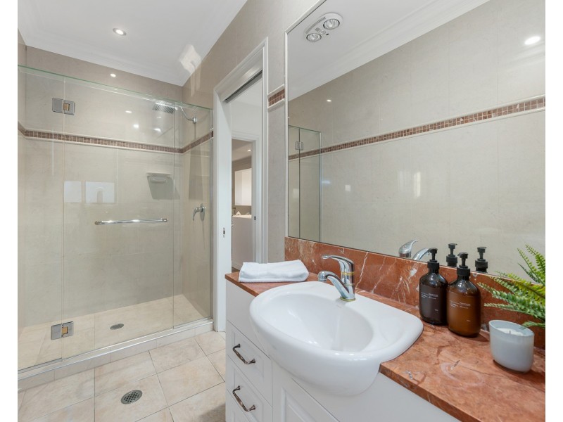 75 The Sovereign Mile, Sovereign Islands QLD 4216