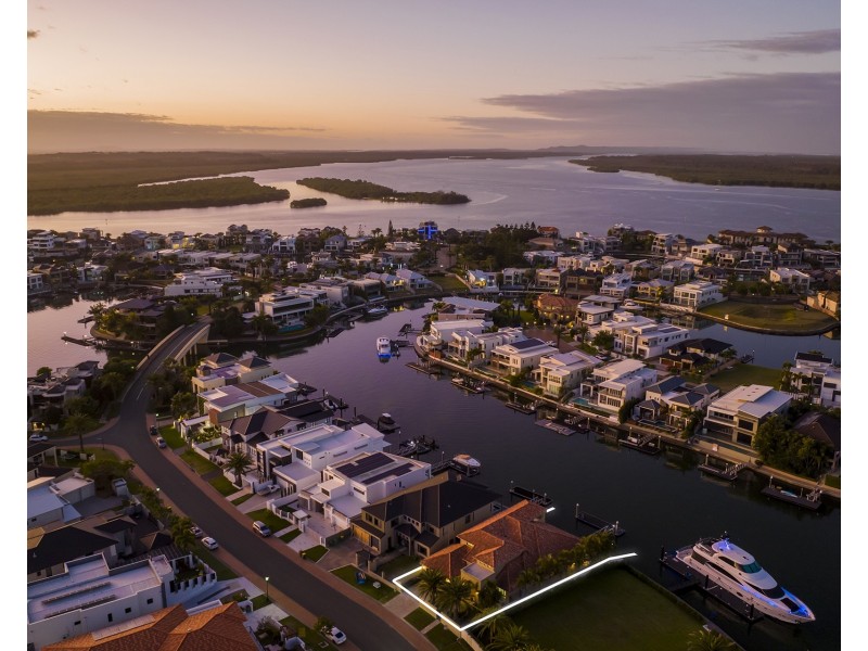 75 The Sovereign Mile, Sovereign Islands QLD 4216
